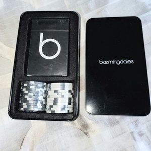 Single deck of cards with 24 chips